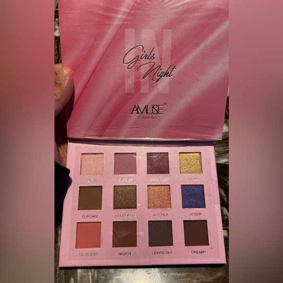 Makeup - Picture 5 of 9